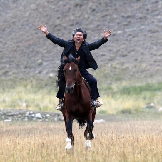 Foto af Centaur ridende uden hænder