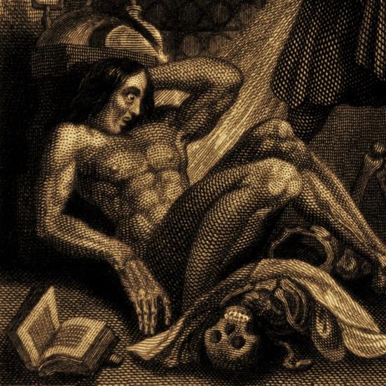 Skabning ligger oven på et skelet