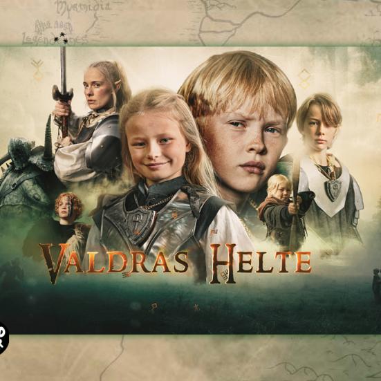 PRessefoto om tv-serien Valdras Helte. Man ser en række af de medvirkende i en kollage på en fantasyagtig baggrund. Nederst i venstre hjørne ses en talebobl med ordene "Alle ord tæller" på.