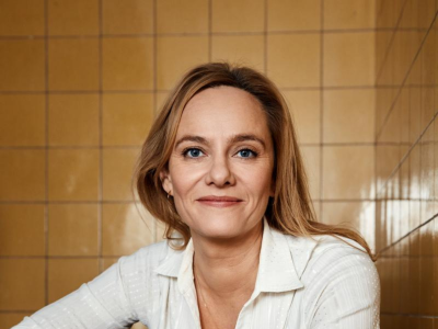 Forfatterportræt af Maren Uthaug.
