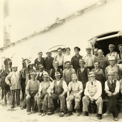foto af arbejdsstyrken med 2 hestekræfter ca. 1941 