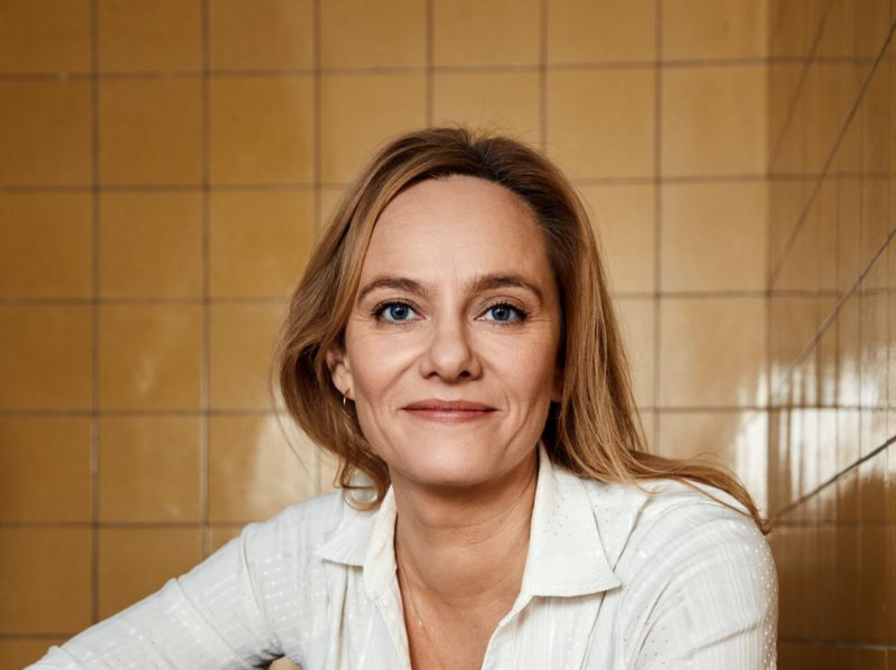 Forfatterportræt af Maren Uthaug.