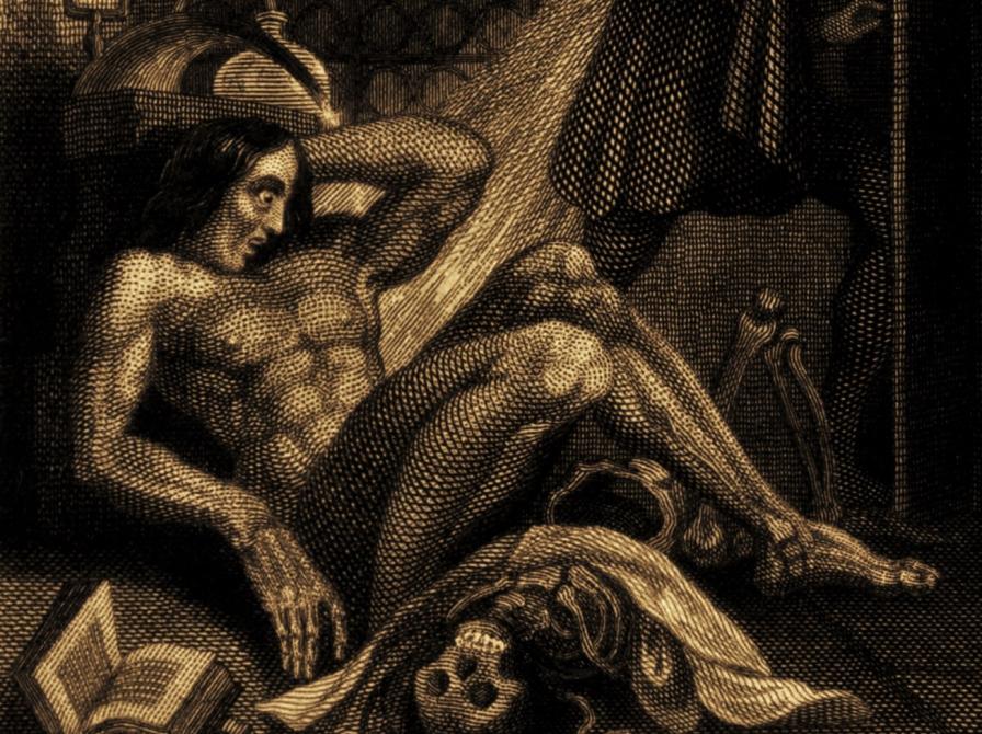 Skabning ligger oven på et skelet