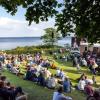 Mennesker i parken til festivalen Louisiana Literature